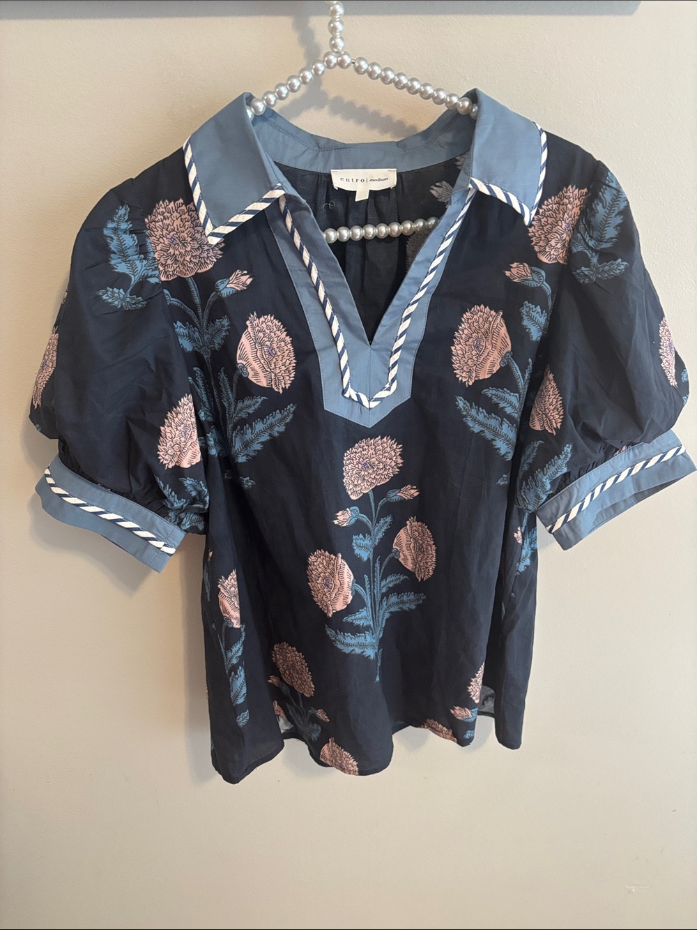 Entro Delta Bloom Floral Blouse Medium Navy Blue Puff Sleeve Boho V-Neck Top
